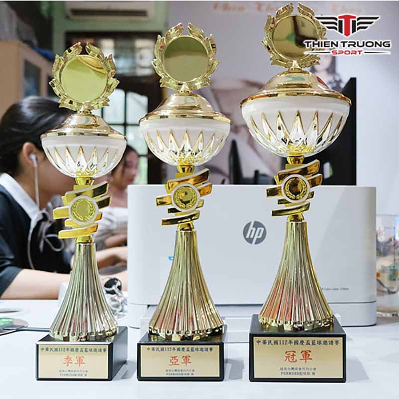 Hình ảnh thực tế Cúp lưu niệm MLG1024