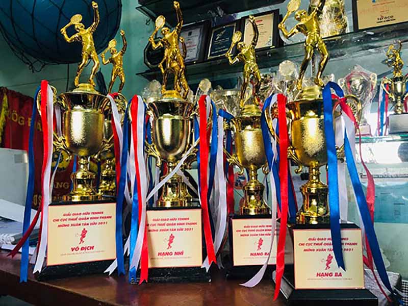 Hình ảnh thực tế cúp tennis