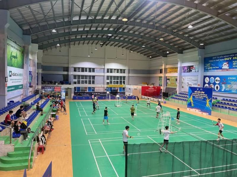 Sân cầu lông quận Long Biên