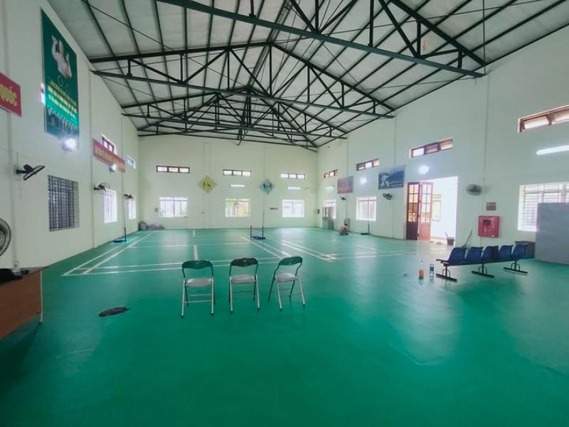 Sân cầu lông quận Tây Hồ