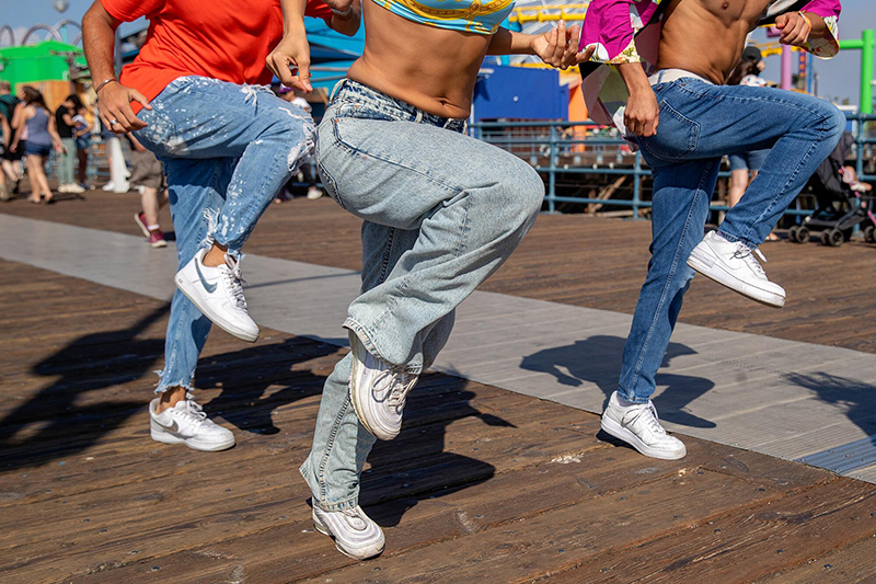 Điệu nhảy T-Step phù hợp cho cả nam và nữ
