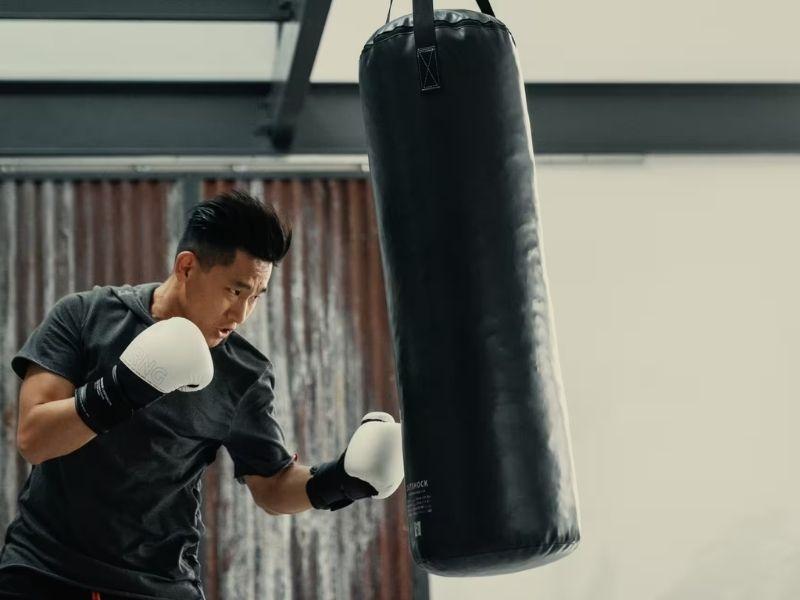 Dụng cụ tập boxing tại nhà: Bao cát đấm bốc