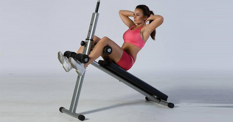 Tập với ghế tập cơ bụng