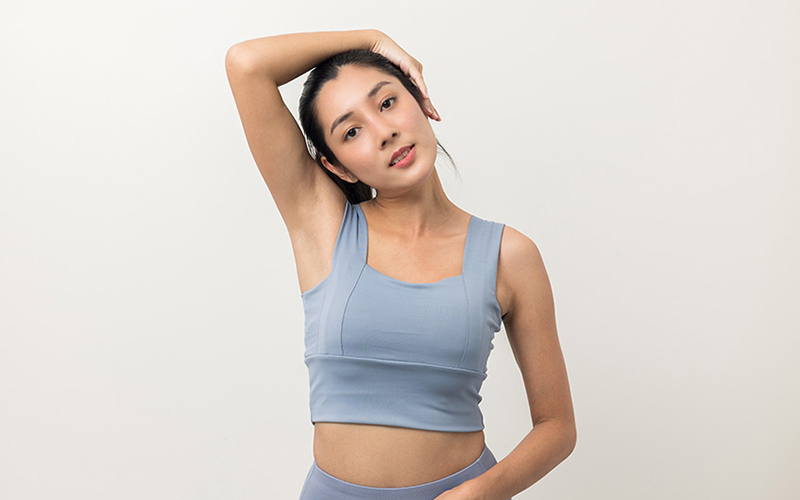 Tập giãn cơ vai và cổ