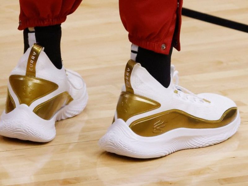 Giày bóng rổ indoor là gì?