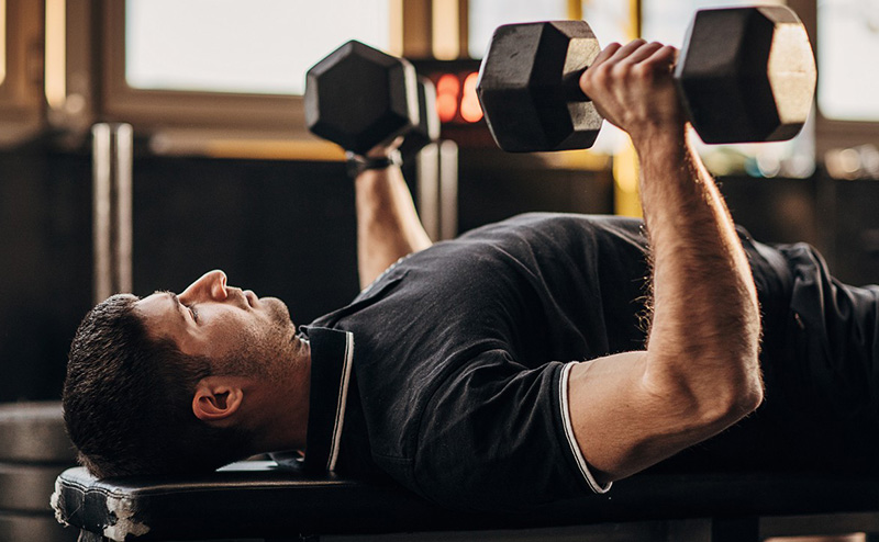 Tập Dumbbell Bench Press