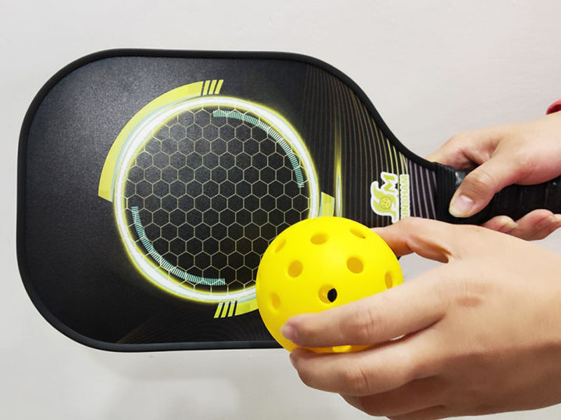 Thử sử dụng vợt pickleball trước khi mua