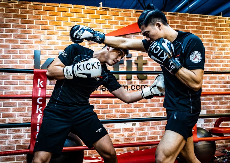 Kỹ thuật né đòn Slipping trong boxing giúp né đòn hiệu quả