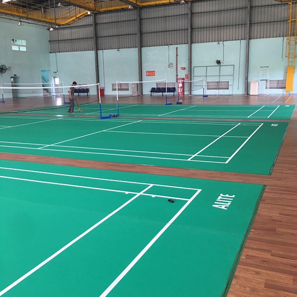 Làm sân cầu lông