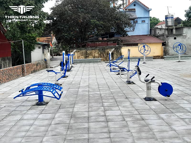 lap dat thiet bi the thao ngoai troi tai son tay 7