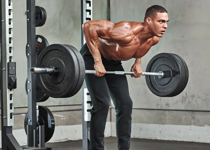 Tập Bent Over Barbell Row giúp điều chỉnh tư thế