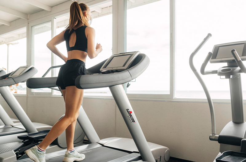 Bài tập với máy chạy bộ