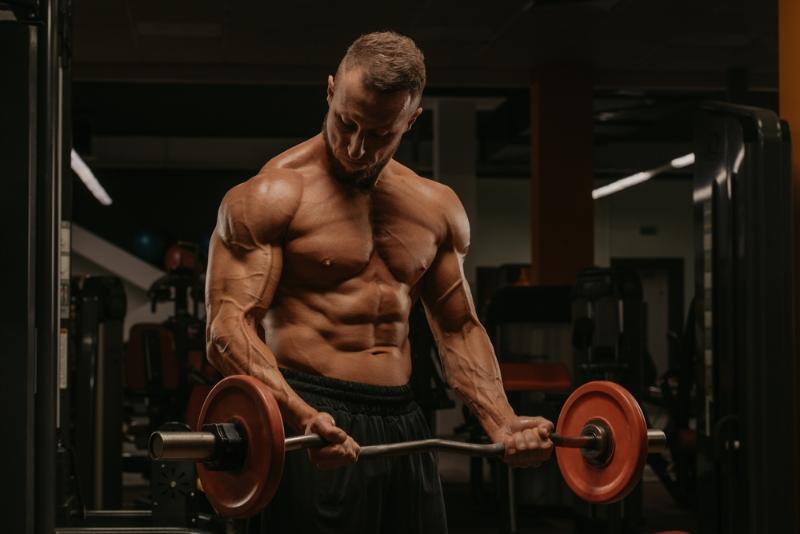 Lưu ý khi tập Barbell Curl cho người mới