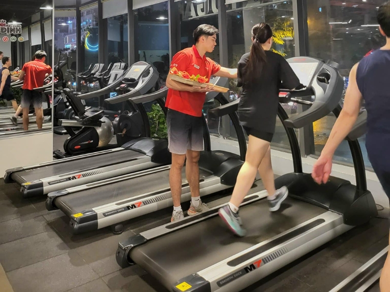 Phòng tập R&B Fitness World