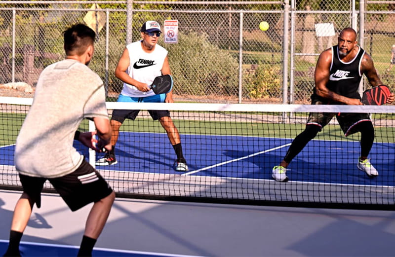 Thực hiện đúng kỹ thuật để tránh đau lưng dưới khi chơi Pickleball