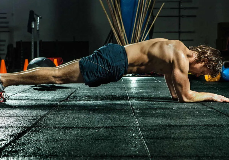 Bài tập Plank tạo cơ bụng 6 múi săn chắc