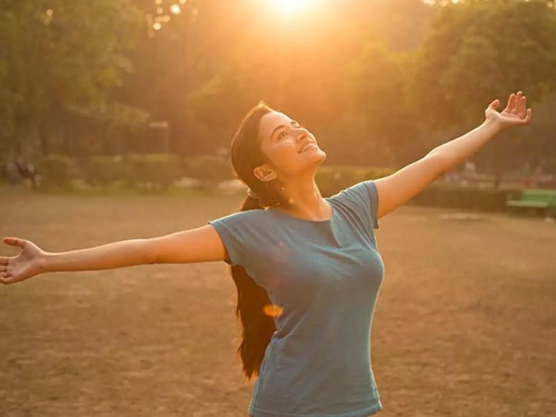 Tắm nắng vào buổi sáng