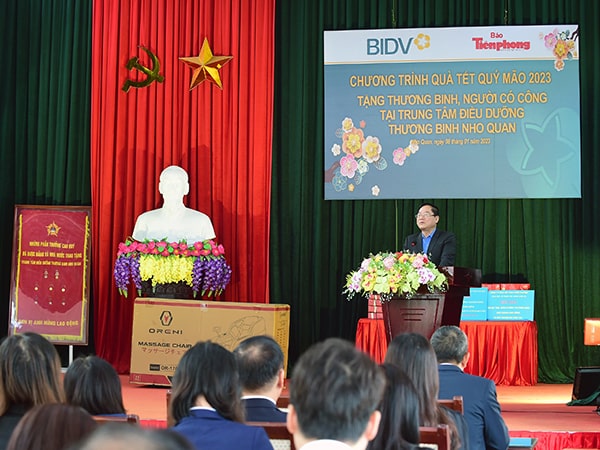 Nhà báo Lê Xuân Sơn phát biểu tại chương trình quà Tết Quý Mão 2023