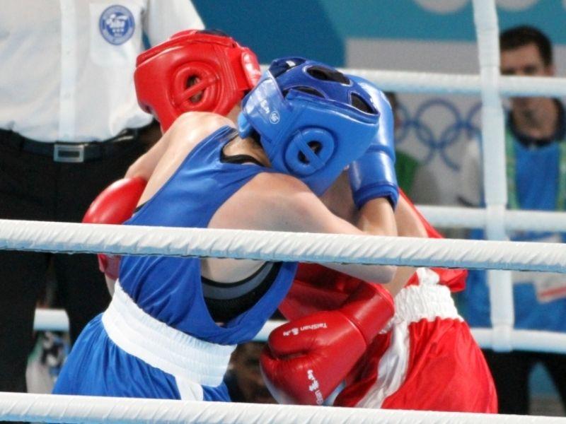 Cách rèn luyện kỹ thuật Clinching trong boxing