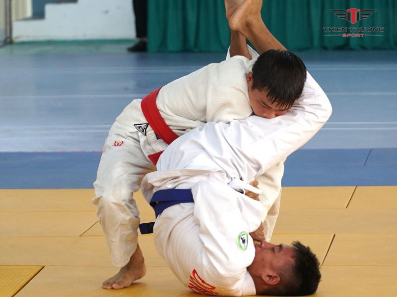 Kỹ thuật kẹp võ Jujitsu