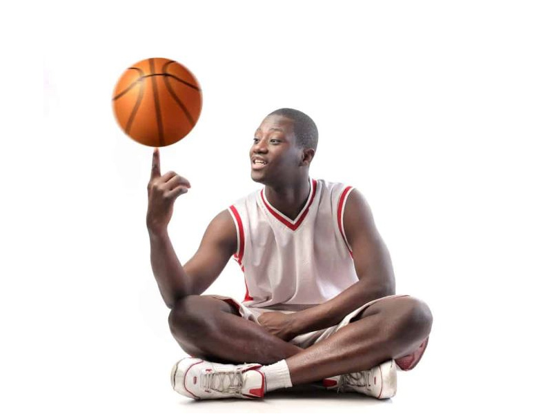 Hướng dẫn cách xoay banh bóng rổ trên ngón tay đơn giản nhất